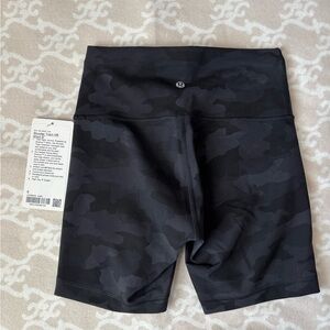 NWT Lululemon Wunder Train HR Short 6"
